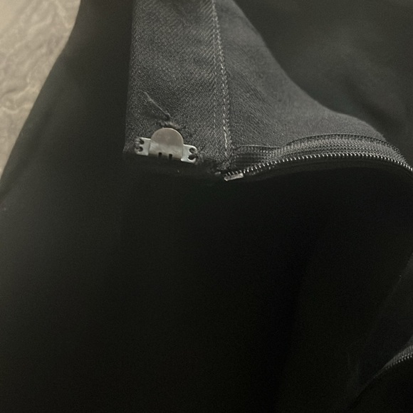 Dolce & Gabbana Wool Black Pants, Size 40 (Made in Italy) Approx. Retail $1,045 - Picture 11 of 12